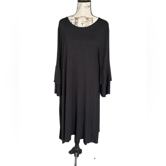 5/$25 Zenana Premium black boho draping loose fitting midi dress size medium - Picture 2 of 9